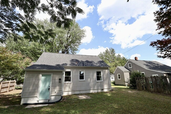 Building Photo - 511 Highland Dr