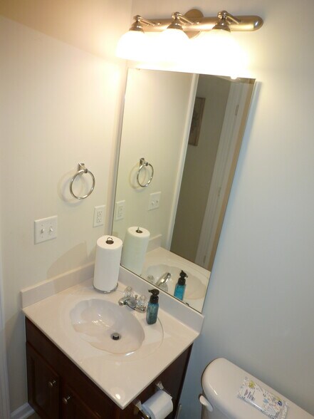 Building Photo - 107 Portland Falls Dr