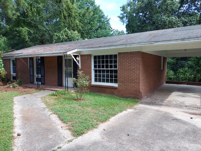 Primary Photo - 223 Lakeside Ave