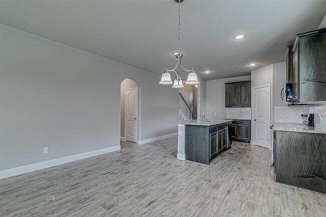 Building Photo - 327 Sweetspire Dr