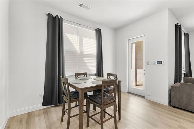 Building Photo - 2124 Village Walk Ln