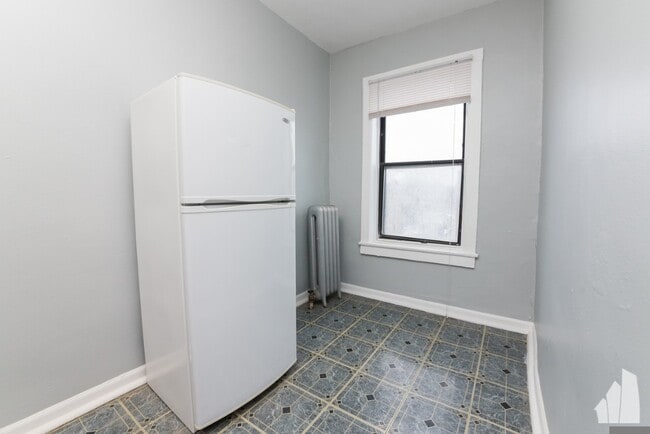Building Photo - 4600 N Beacon St