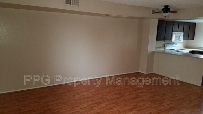 Building Photo - 6104 W Townley Ave