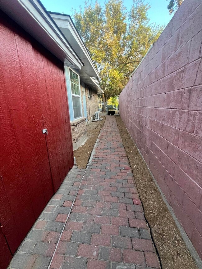 Building Photo - 312 Candlewood Rd