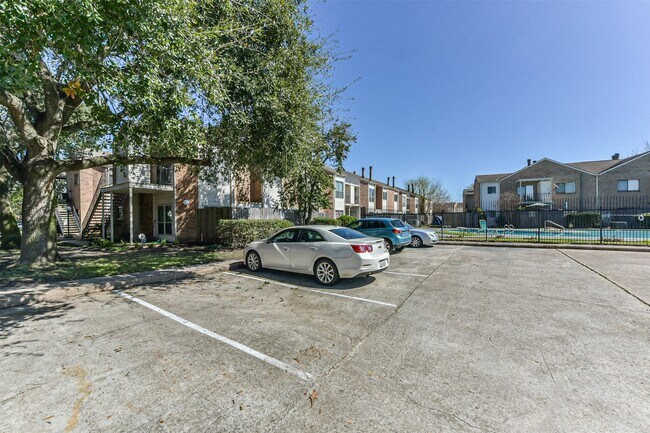 Building Photo - 10122 Waterstone Dr