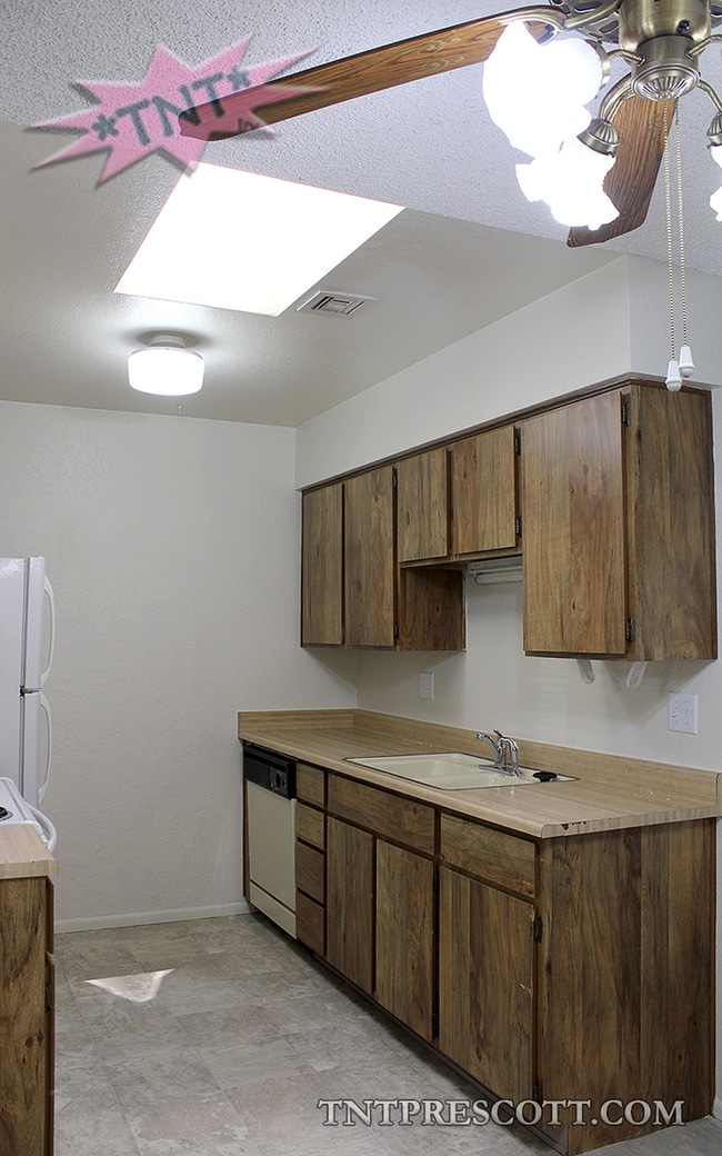 Building Photo - Condo in Montana Villas HOA