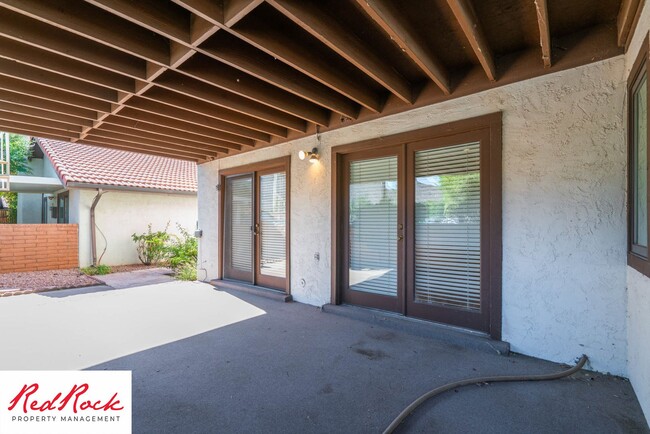 Building Photo - Spacious 5 Bedroom Home in A Quiet Communi...