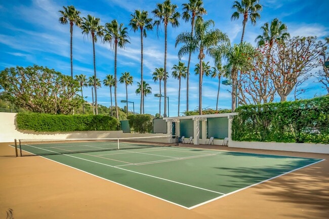 Building Photo - 6463 Zuma View Pl