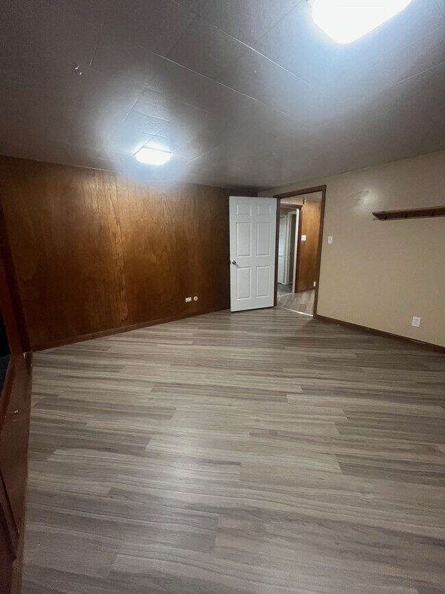 Building Photo - 6448 Iris Way