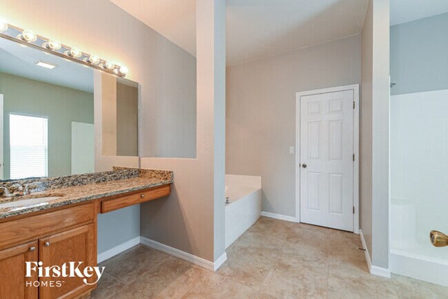 Building Photo - 2472 NW 8th Terrace