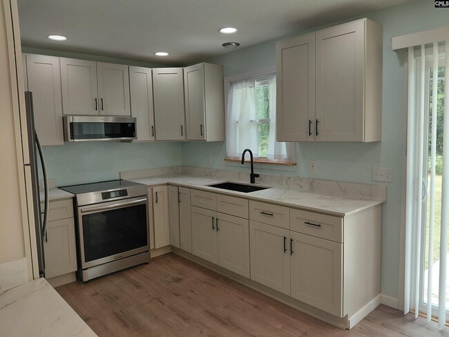 Building Photo - 224 Hickory Ridge Dr