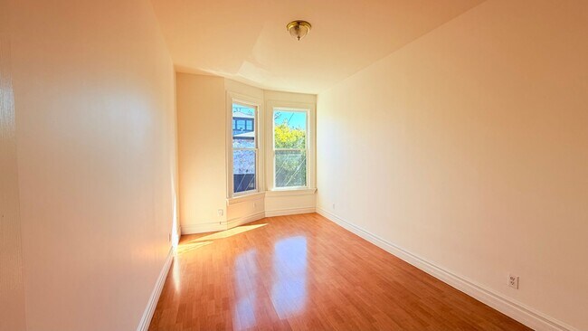 Building Photo - 932-934 Central Ave