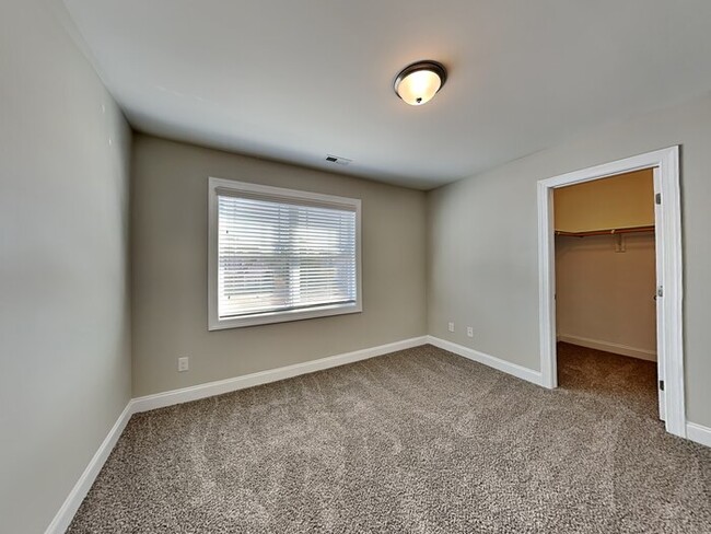 Building Photo - 51 Tall Oak Ct