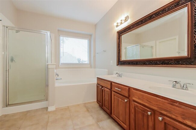Building Photo - 970 Fife Dr
