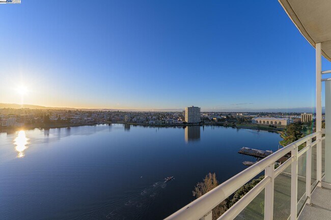 Building Photo - 1 Lakeside Dr
