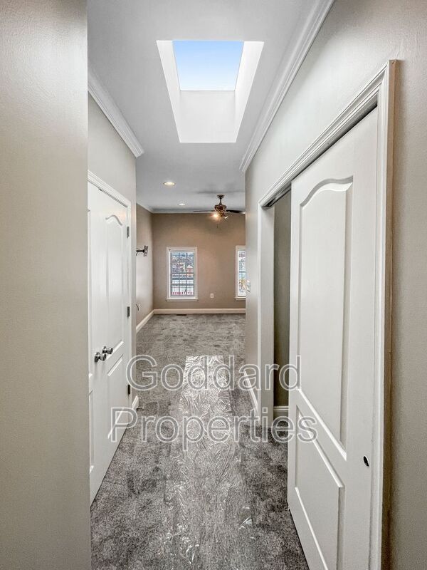 Building Photo - 511 S Chester St