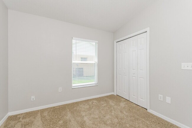 Building Photo - 263 Kings Pond Ave