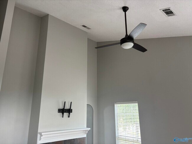 Building Photo - 108 Waters Edge Ln