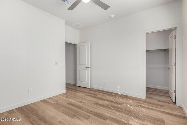Building Photo - 6556 N 15th Dr