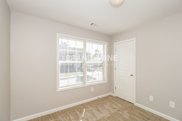 Building Photo - 212 Depot Ln