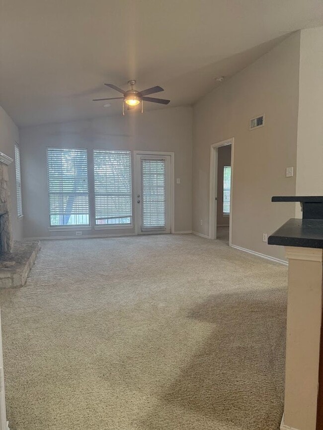 Building Photo - 2 BD with Garage - Dog Park - Resort Pool ...