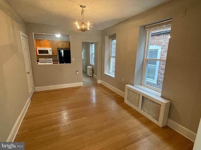 Building Photo - 141 Leverington Ave