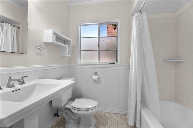 Building Photo - Charming Updated 2-Bedroom Van Nuys Home w...