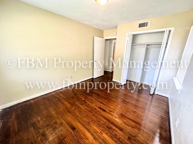 Building Photo - 509 Lake Shore Dr
