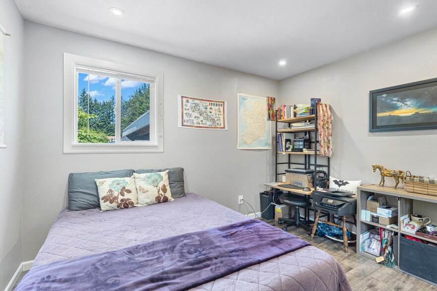 Bed 2 - 14721 32nd Ave NE