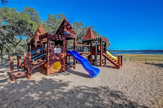 Building Photo - 20534 Highland Lake Dr