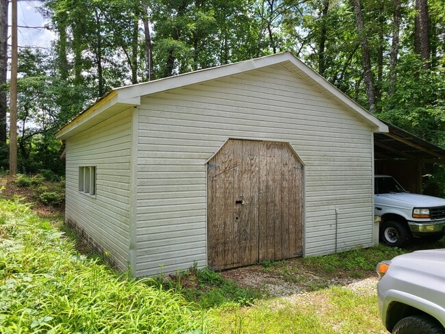 Building Photo - 299 Pearson Rd