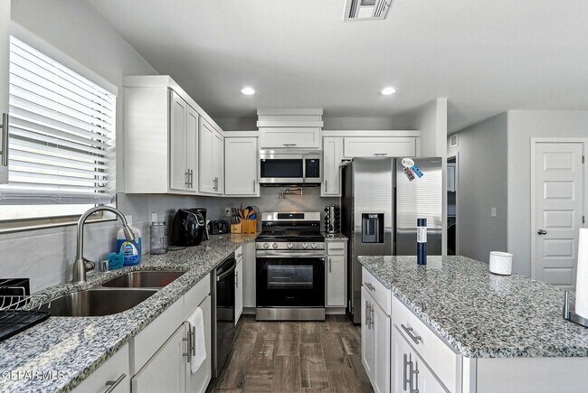 Building Photo - 837 Paseo Drusy Pl