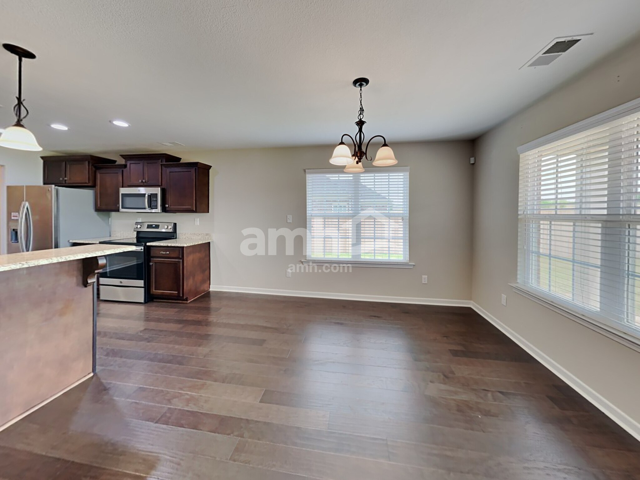 Building Photo - 3230 Magnolia Bloom Dr