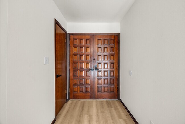 Building Photo - 5611 S Trenton Ave