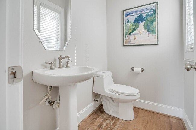 Building Photo - 4701 Inker St