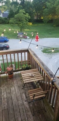 Building Photo - Luxurious 1 Bed / 1 Bath Haven with a Serene Deck & Elegant Hardwood Floors - Prime Location in V...