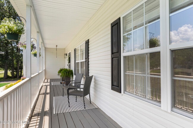 Building Photo - 6 Kindling Way