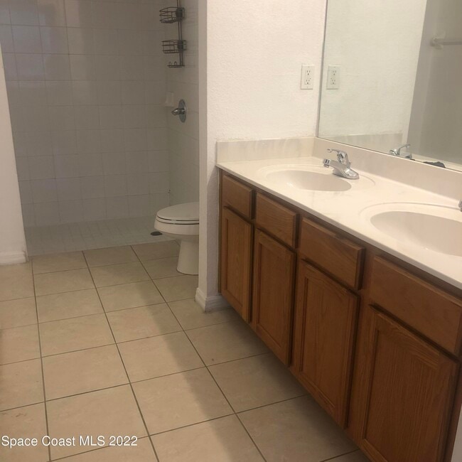 Building Photo - 105 Turpial Way
