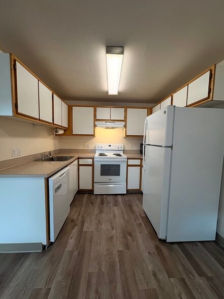 Building Photo - Quail Hollow Apartments