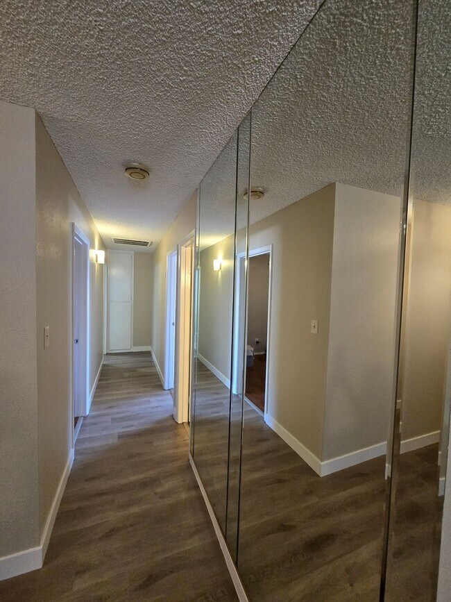 Building Photo - A Fabulous 4 Bedroom Single Story Home in East Las Vegas