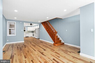 Building Photo - 1152 S 15th St