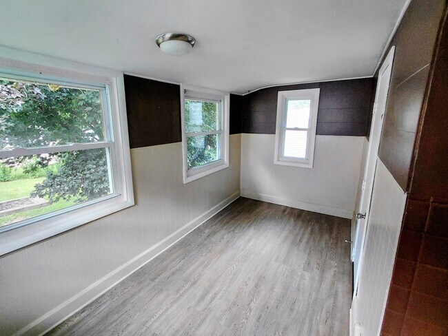 Building Photo - 2 Bedroom 1 Bathroom Home for Rent