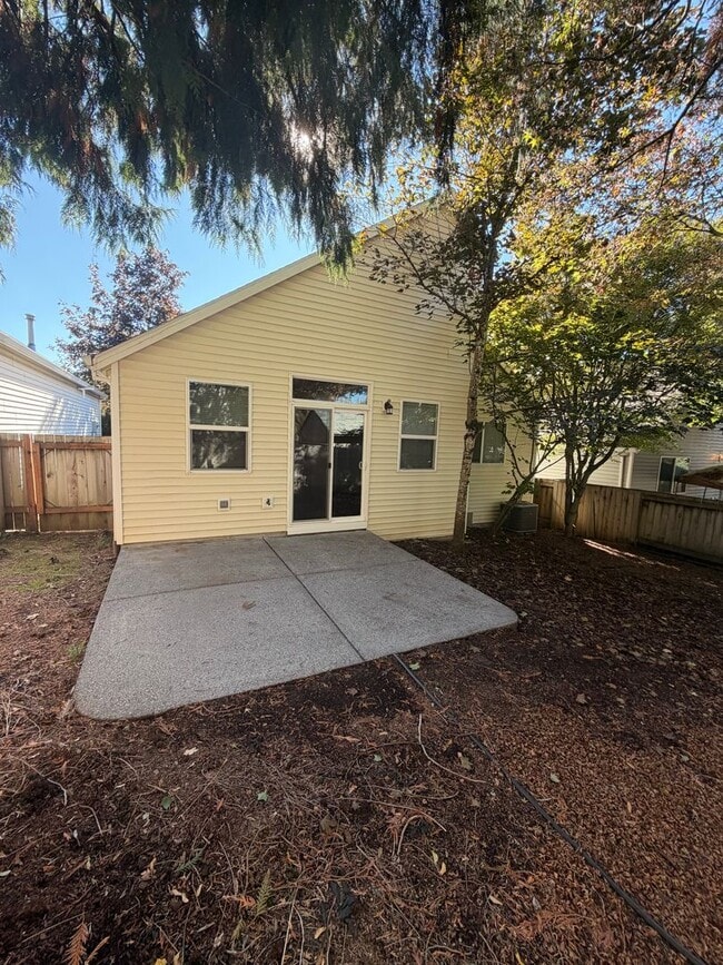 Building Photo - Quiet Living  In Sandy  on Cascadia Villag...