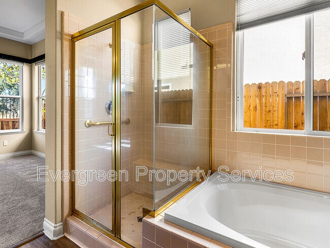 Building Photo - 12021 Gold Pointe Ln