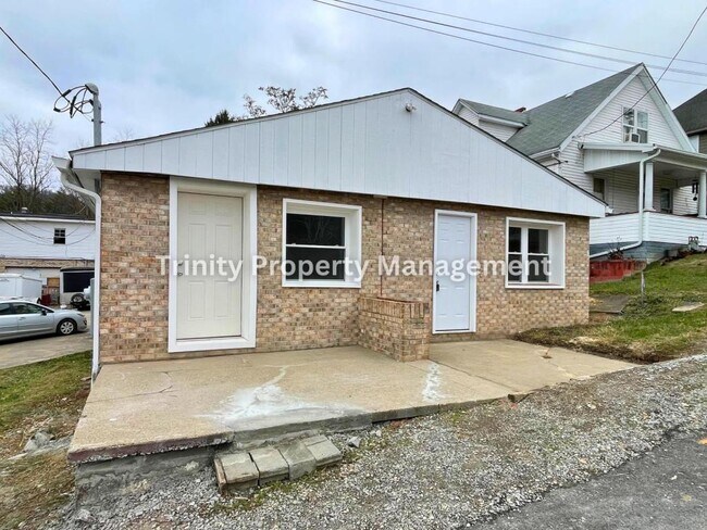 Building Photo - 99 Linden Ave