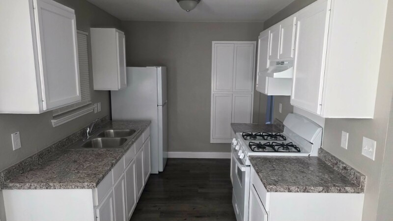 Building Photo - 1418 Colima St