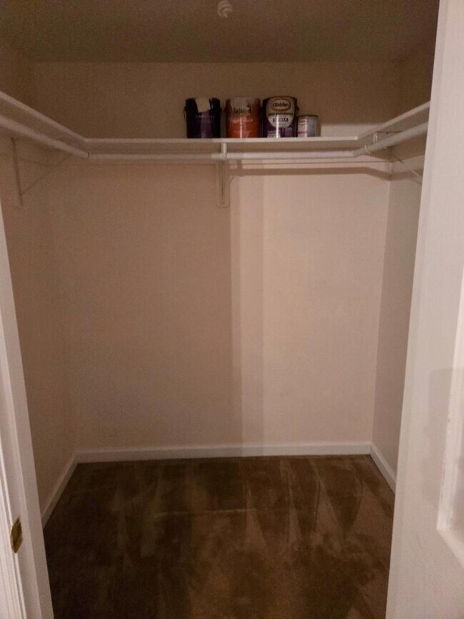 Building Photo - 522 Spring St