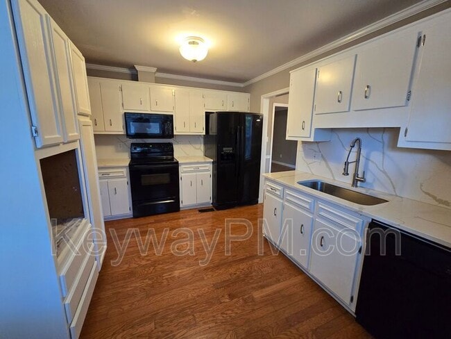 Building Photo - 3844 Creek Ct