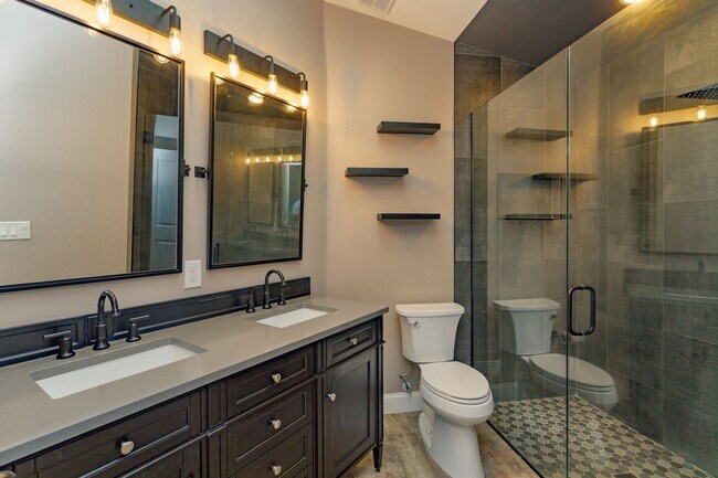 Building Photo - Charming 3-Bedroom Home for Rent in South ...