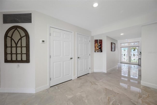 Building Photo - 540 59th Ave